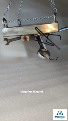 MEGAFLUX SPNM - 033, Plate Neodymium Magnet Gantung , 200 mm x 200 mm x 30 mm.  Super kuat , Jarak Jauh.